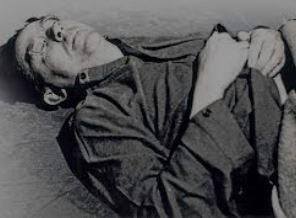 Himmler na zijn zelfmoord via het slikken van een cyanidepil