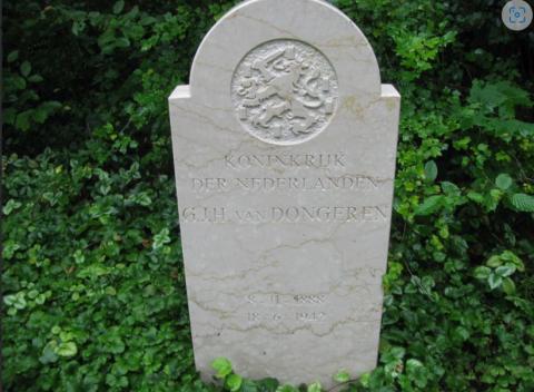 Zijn graf op het Ereveld te Frankfurt am Main, Frankfurt-Oberrad, nummer H 1 5.