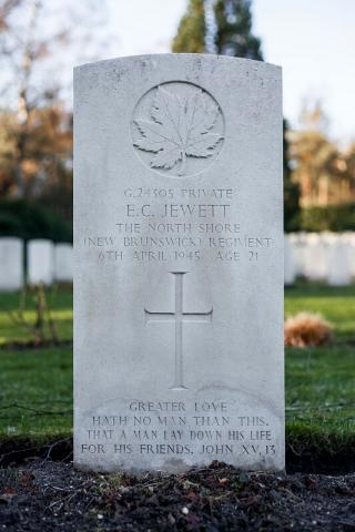 Het graf van Edward Carl Jewett