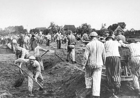 Het concentratiekamp Neuengamme waar hij op 22 jarige leeftijd overleed