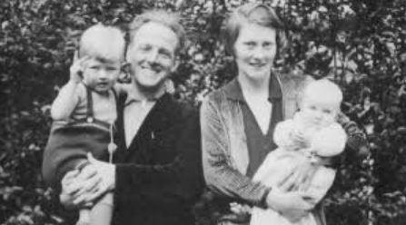 Joop Westerweel met zijn vrouw Willy en kinderen
