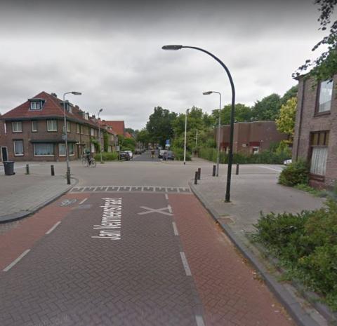Dit was het kruispunt: Warnsveldseweg en Prins Bernhardlaan, waar het misdrijf plaatsvond
