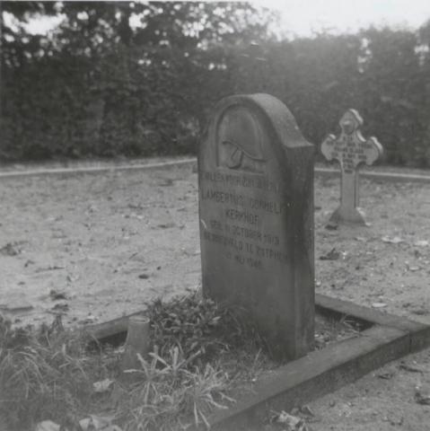 Zijn graf op de RK Begraafplaats in Jutphaas