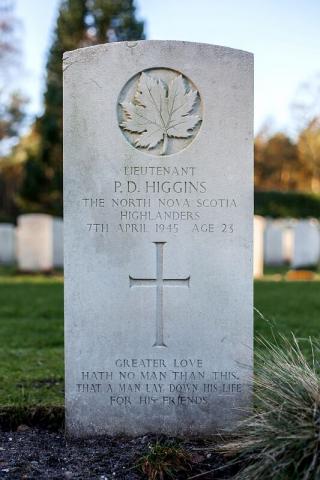 Het graf van Percy Dexter Higgins