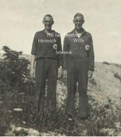Heinrich met zijn oudere broer Willy in het opleidingstenue van de SS 'Wiking'.
