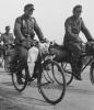 Duitse soldaten op de fiets